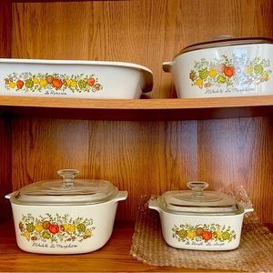 Corningware set. Spice of Life. Vintage,Lasagna dish and casserole dishes w/lids